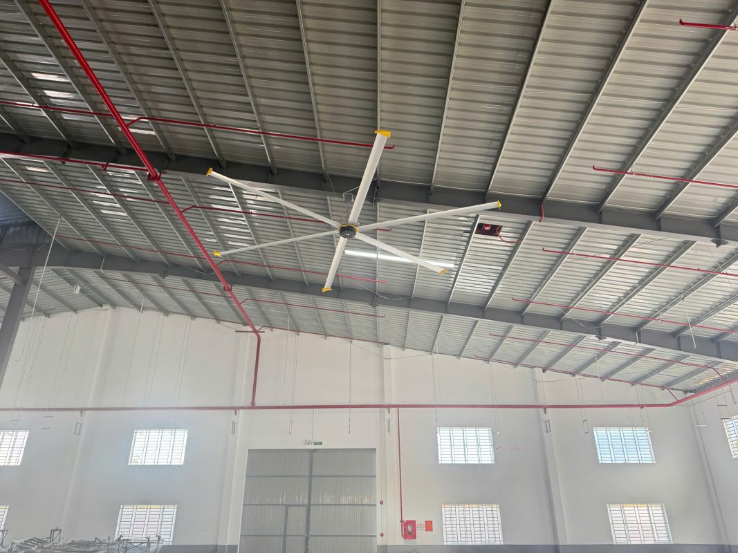 quạt trần công nghiệp hvls